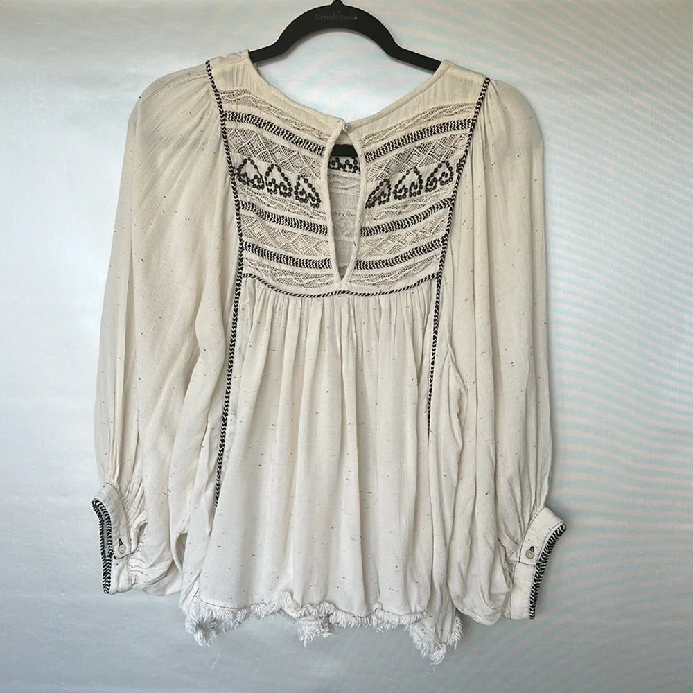 Free People Cream Boho Peasant Blouse 3/4 Sleeves Embroidered Size M Oversized - Picture 5 of 10